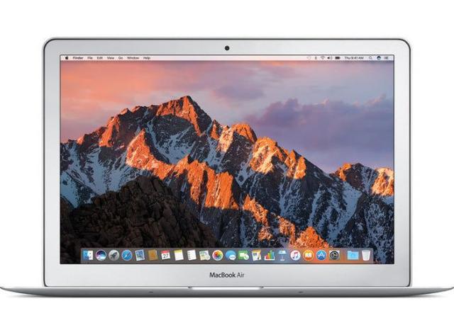 MacBook Air 13.3-inch (2017) Intel Core i7 2.2GHz in Silver