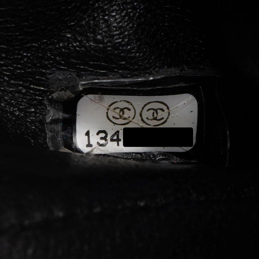 Refurbished Chanel Caviar Leather Classic Maxi Single Flap Bag - Reebelo Singapore